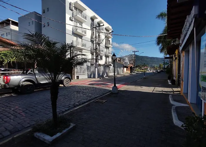 Agito e Sossego na Rua mais Charmosa de Ubatuba pelo GOOGLE